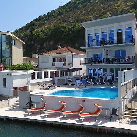Apartments Riverside Herceg Novi Exterior foto