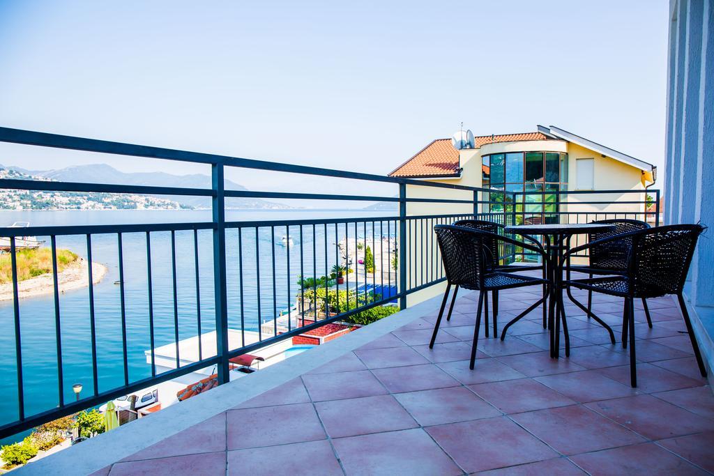 Apartments Riverside Herceg Novi Exterior foto